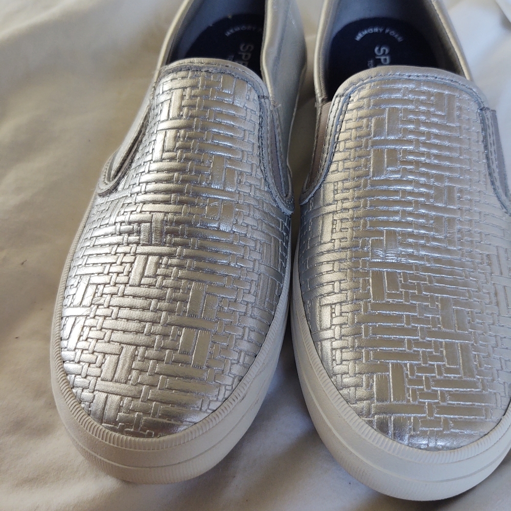 Sperry Crest Twin Gore Sneakers (boat shoes)